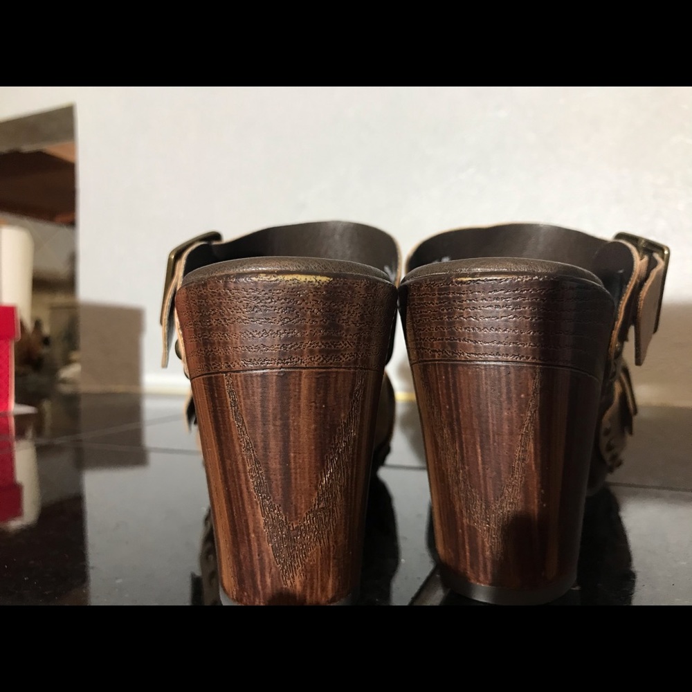 White mountain heels - Picture 4 of 5